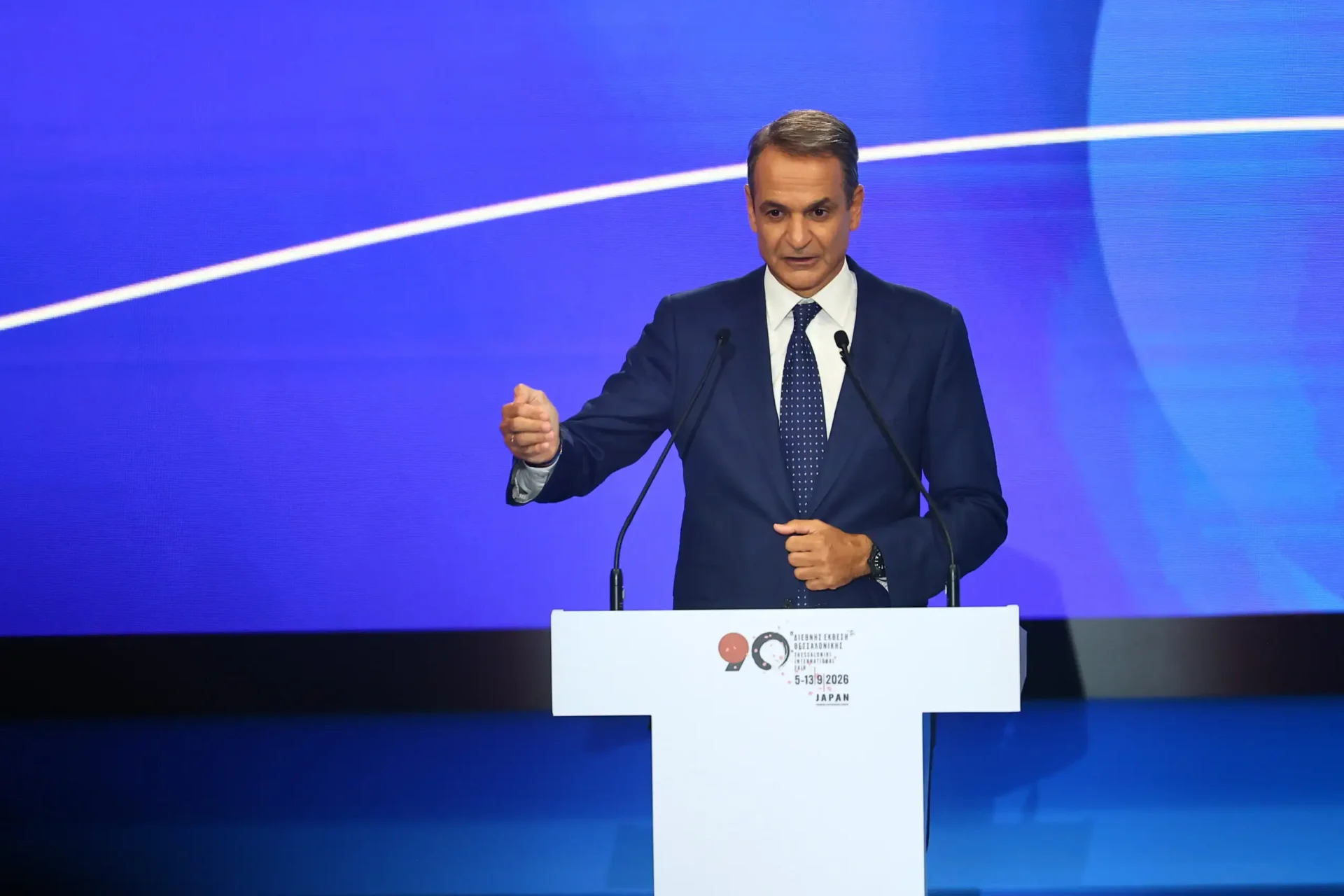 Βροχή μέτρων 2,2 δισ. από τον Μητσοτάκη στη ΔΕΘ: 1.000 ευρώ κατώτατος μισθός, «κουμπαράς» 60.000 ευρώ για κάθε παιδί